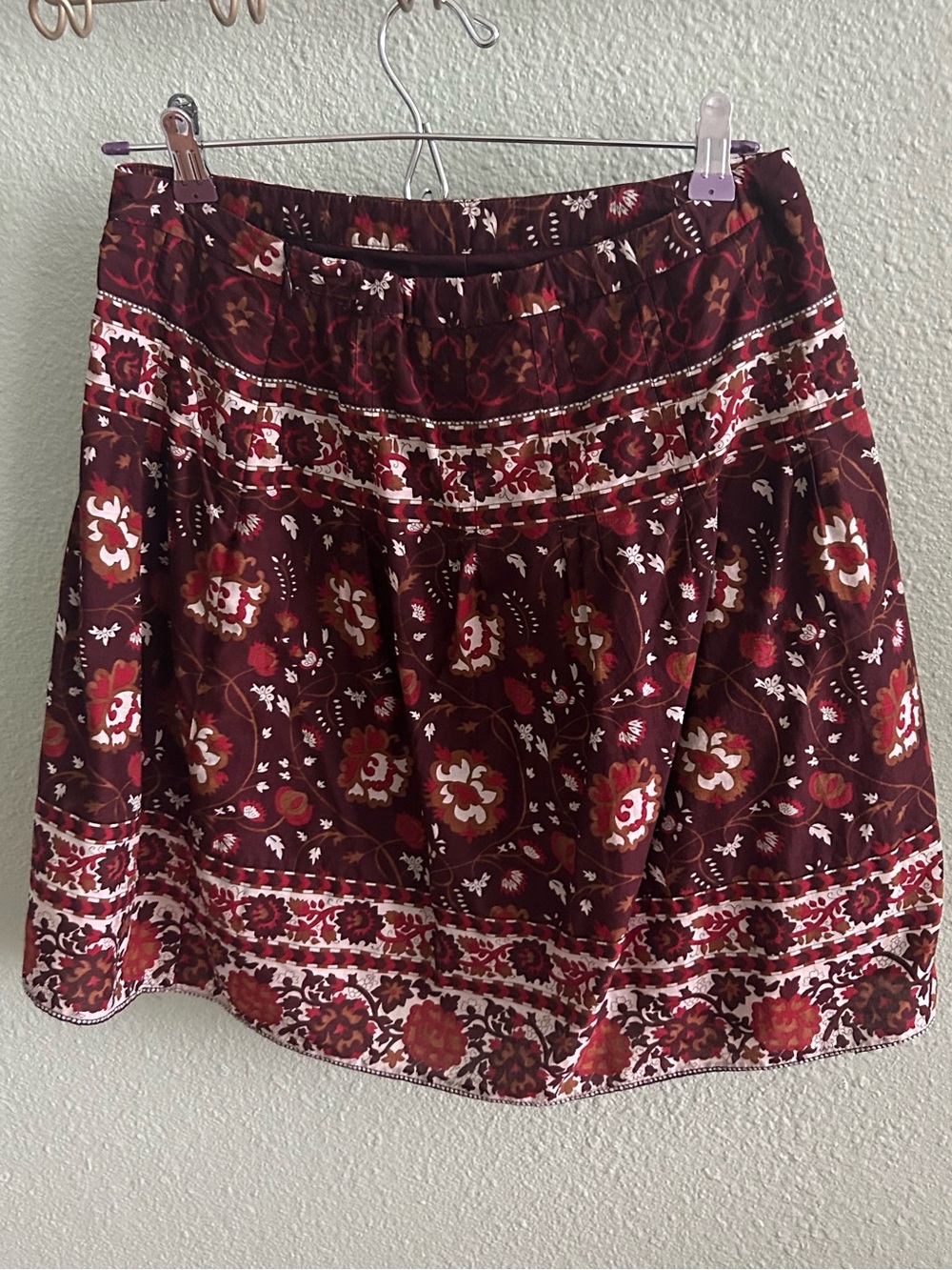 Ann Taylor Burgundy Floral Border Mini Skirt Size 6